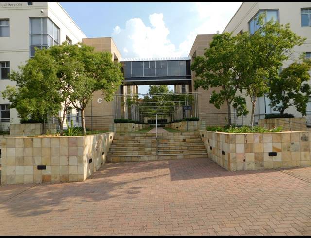 1,020M² OFFICE TO LET IN ILLOVO